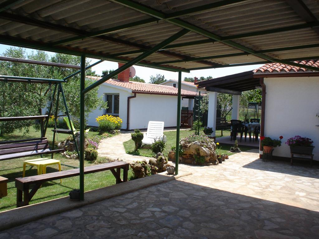 Nella Apartments Šišan Стая снимка