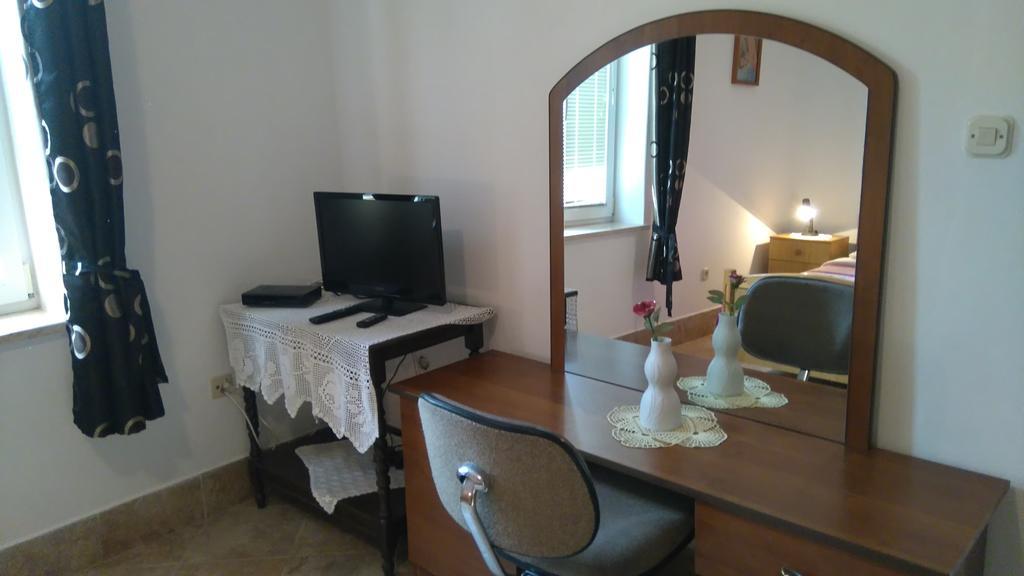 Nella Apartments Šišan Екстериор снимка