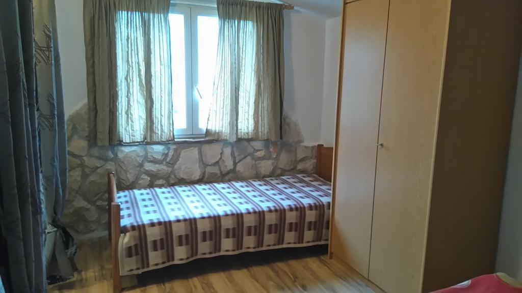Nella Apartments Šišan Екстериор снимка